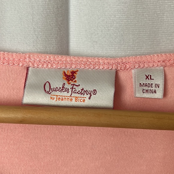 Quaker Factory Scalloped Edged Neckline Embroidered Floral Shirt Top **Sz XL** - Picture 5 of 5